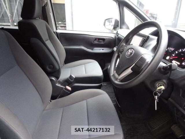 Toyota NOAH 2014-06 8728489-12