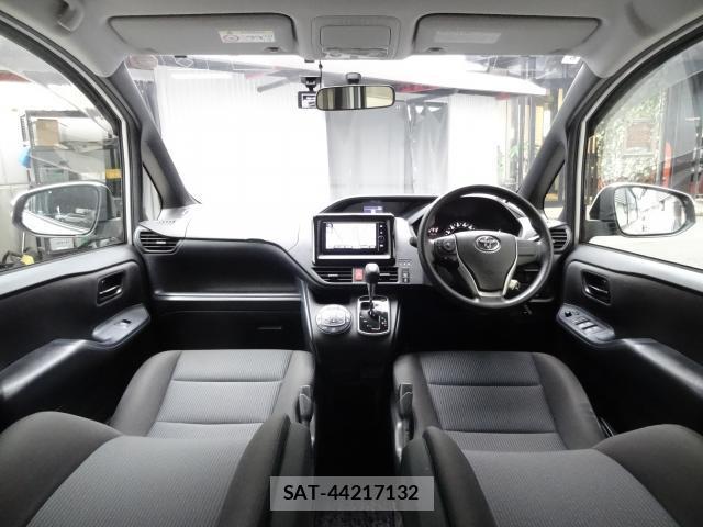Toyota NOAH 2014-06 8728489-2