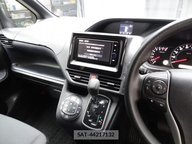 Toyota NOAH 2014-06 8728489-6