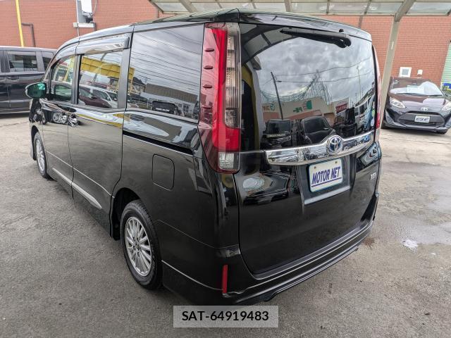 Toyota NOAH 2014-03 8728566-10