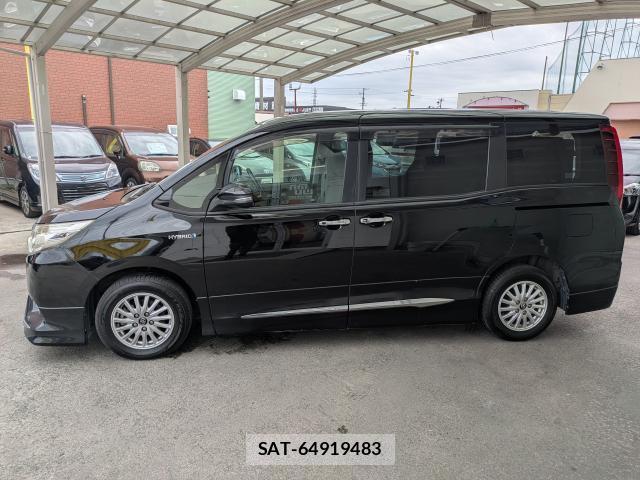 Toyota NOAH 2014-03 8728566-11