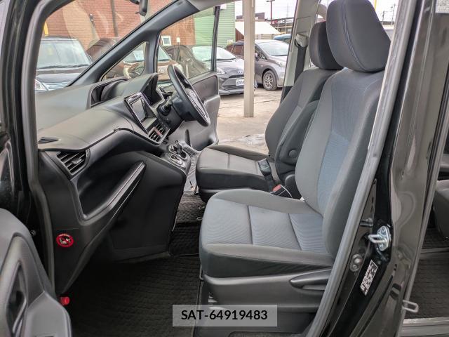 Toyota NOAH 2014-03 8728566-14