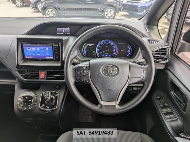 Toyota NOAH 2014-03 8728566-17