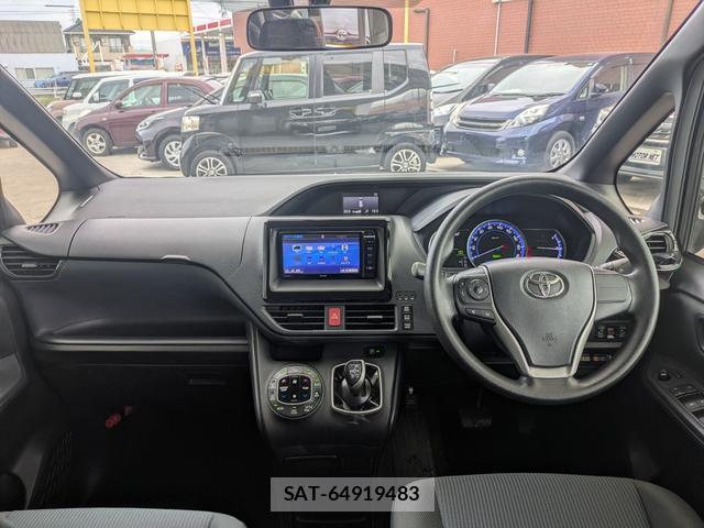 Toyota NOAH 2014-03 8728566-2