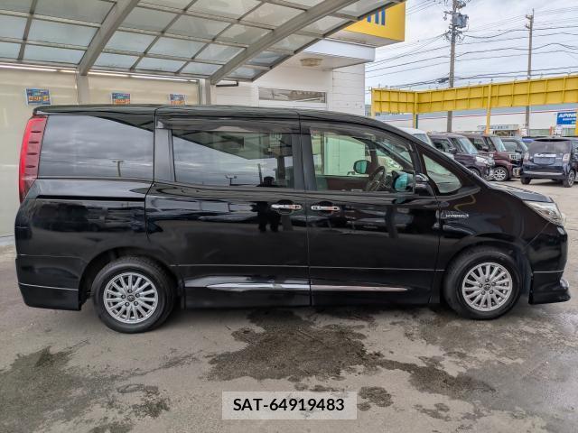 Toyota NOAH 2014-03 8728566-3