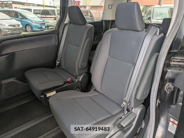 Toyota NOAH 2014-03 8728566-6