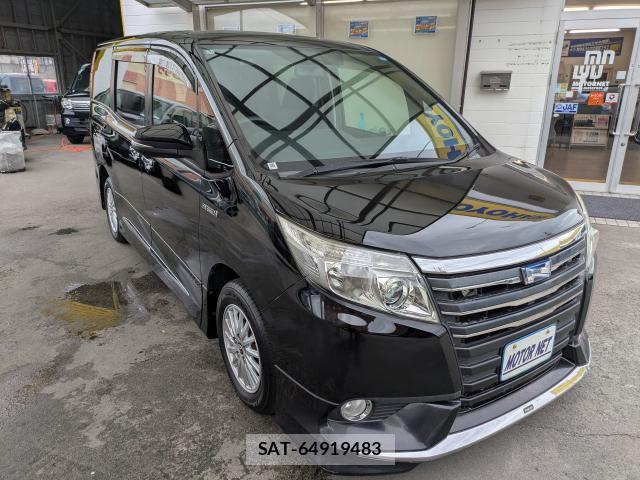Toyota NOAH 2014-03 8728566-9