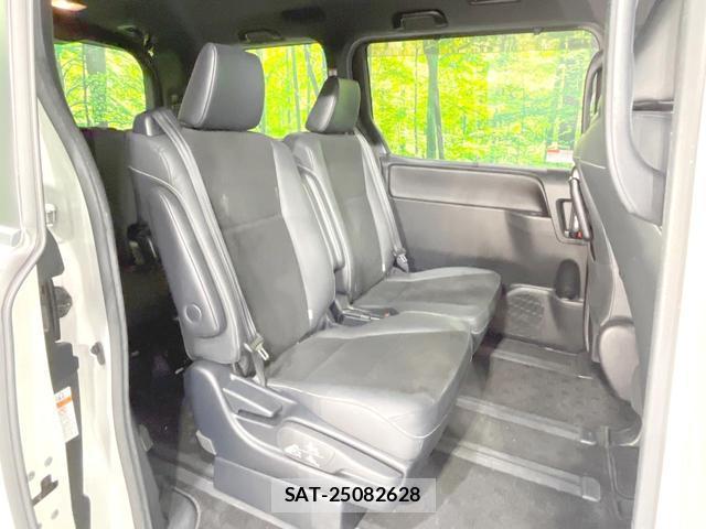Toyota NOAH 2019-02 8728959-8