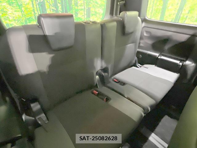 Toyota NOAH 2019-02 8728959-9