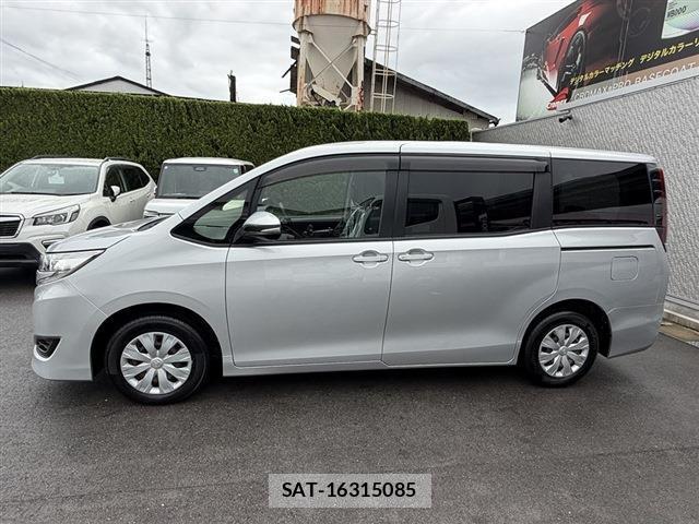 Toyota NOAH 2020-07 8728981-3
