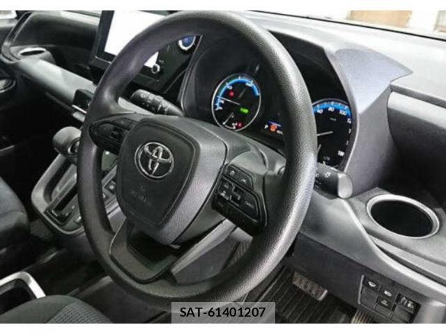 Toyota NOAH 2023-03 8729158-2