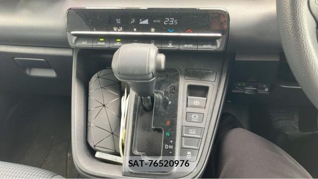 Toyota NOAH 2022-03 8729571-14