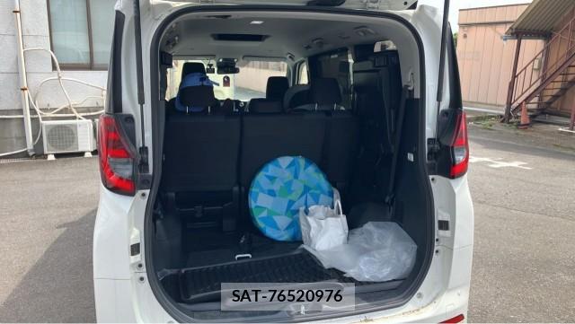 Toyota NOAH 2022-03 8729571-17