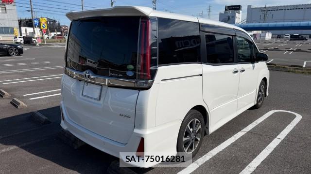 Toyota NOAH 2019-11 8729637-12