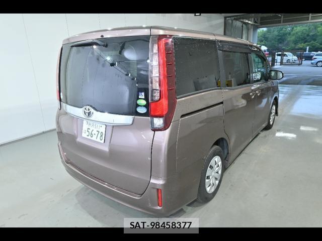 Toyota NOAH 2014-03 8729764-11