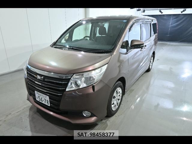 Toyota NOAH 2014-03 8729764-12