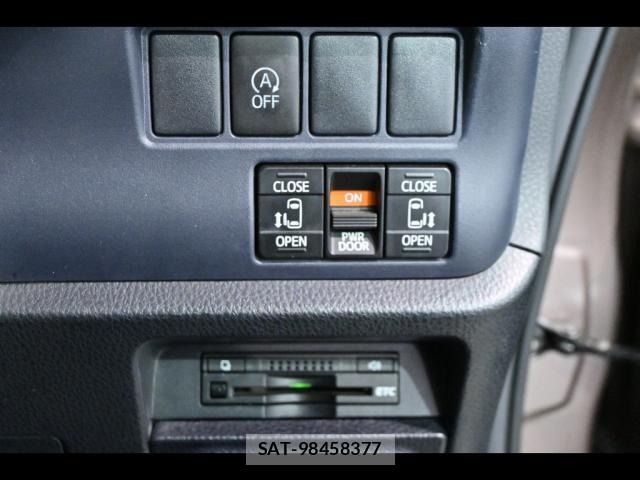 Toyota NOAH 2014-03 8729764-7