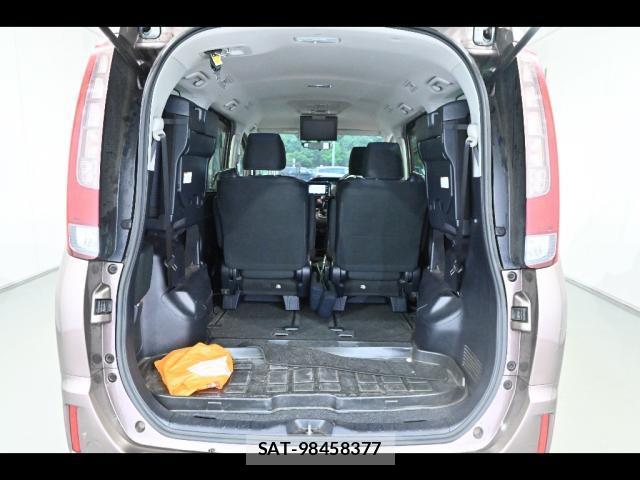 Toyota NOAH 2014-03 8729764-8