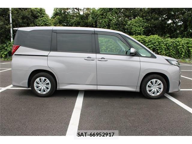 Toyota NOAH 2024-04 8729847-2