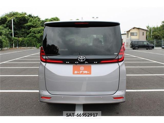 Toyota NOAH 2024-04 8729847-4