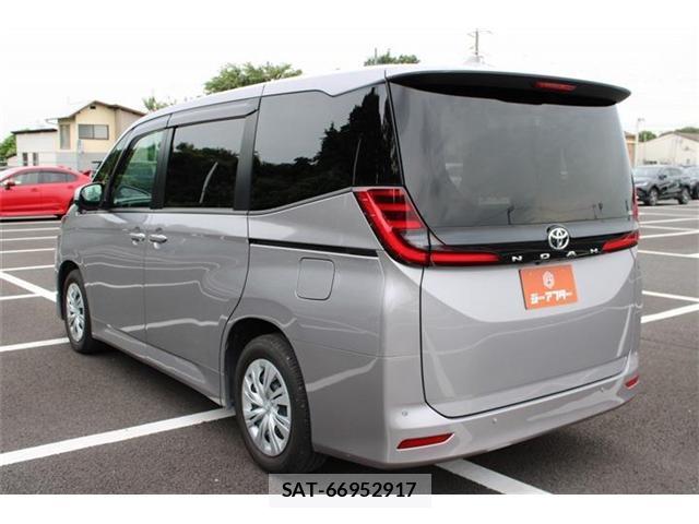 Toyota NOAH 2024-04 8729847-9