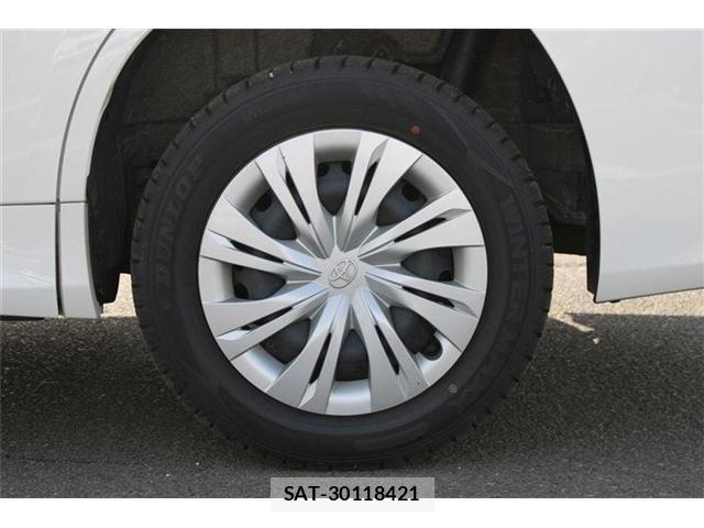 Toyota NOAH 2022-05 8730054-18