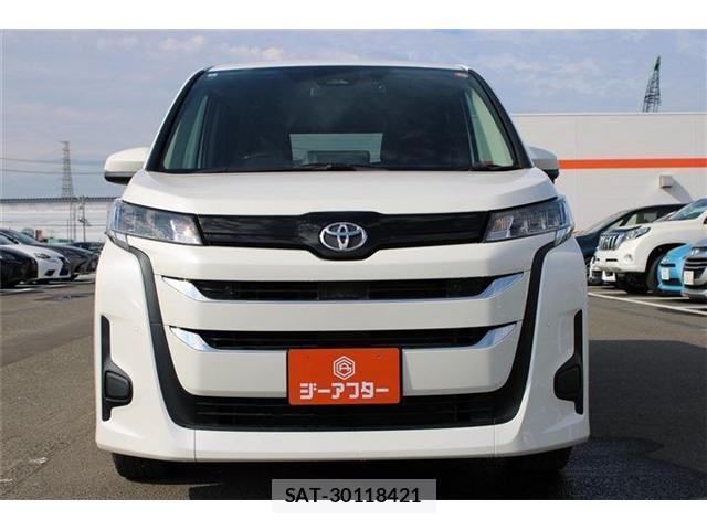 Toyota NOAH 2022-05 8730054-2