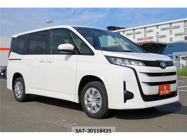Toyota NOAH 2022-05 8730054-3