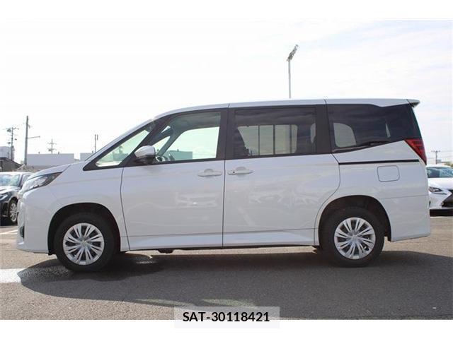 Toyota NOAH 2022-05 8730054-8