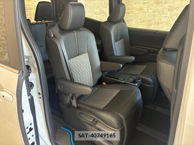 Toyota NOAH 2026-01 8730179-11