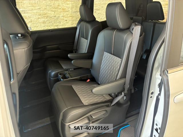 Toyota NOAH 2026-01 8730179-12