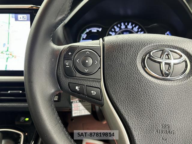 Toyota NOAH 2017-10 8730201-11