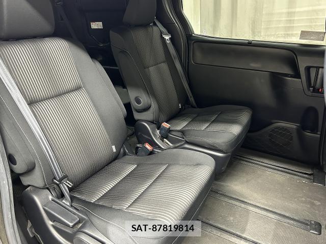 Toyota NOAH 2017-10 8730201-16