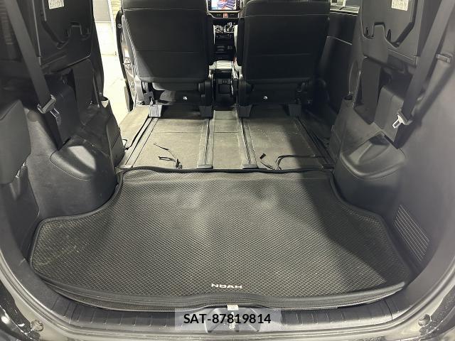 Toyota NOAH 2017-10 8730201-17