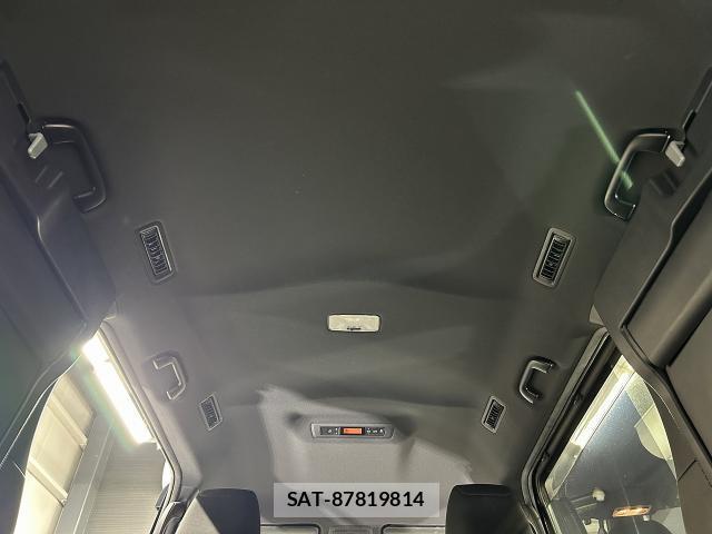 Toyota NOAH 2017-10 8730201-18