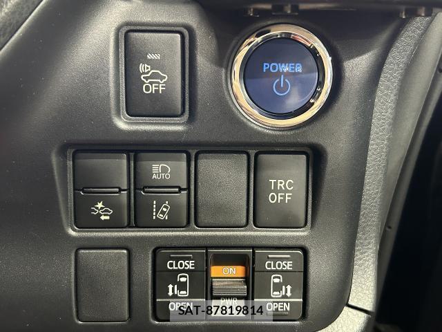 Toyota NOAH 2017-10 8730201-8