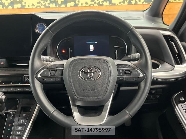 Toyota NOAH 2022-03 8730614-11