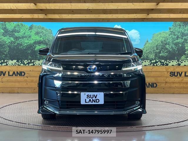 Toyota NOAH 2022-03 8730614-14