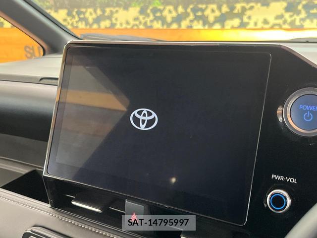 Toyota NOAH 2022-03 8730614-3