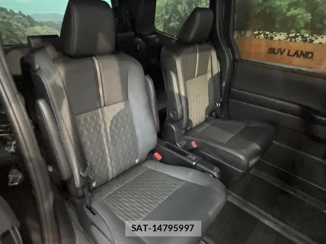 Toyota NOAH 2022-03 8730614-8