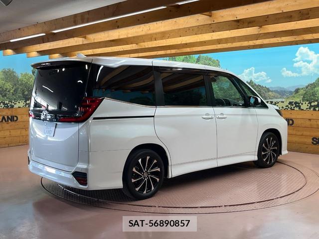 Toyota NOAH 2022-10 8730618-17