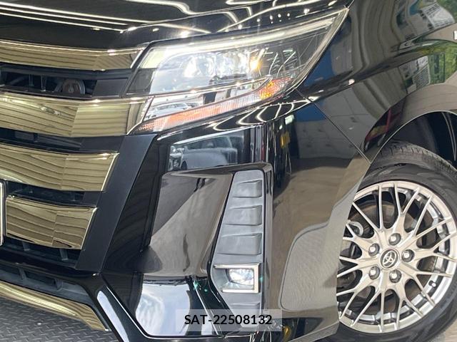 Toyota NOAH 2017-08 8730837-12