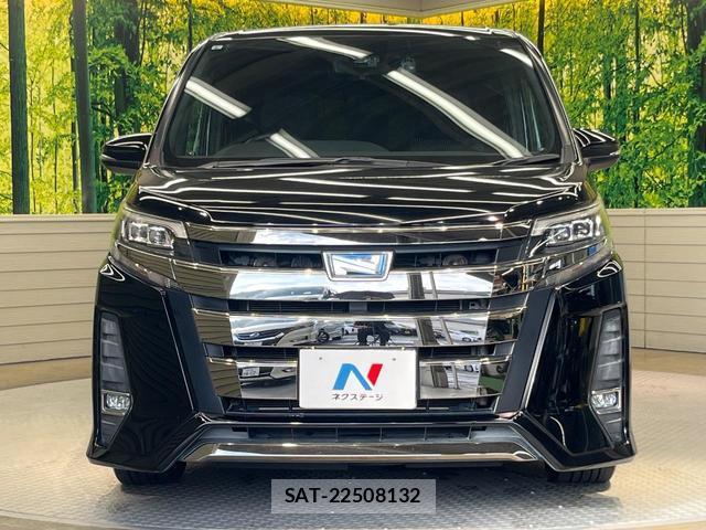 Toyota NOAH 2017-08 8730837-14