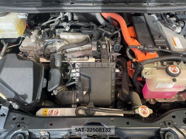 Toyota NOAH 2017-08 8730837-17