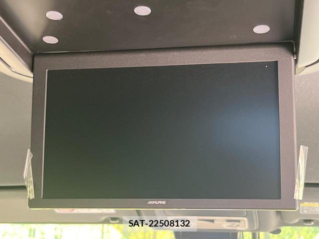 Toyota NOAH 2017-08 8730837-2