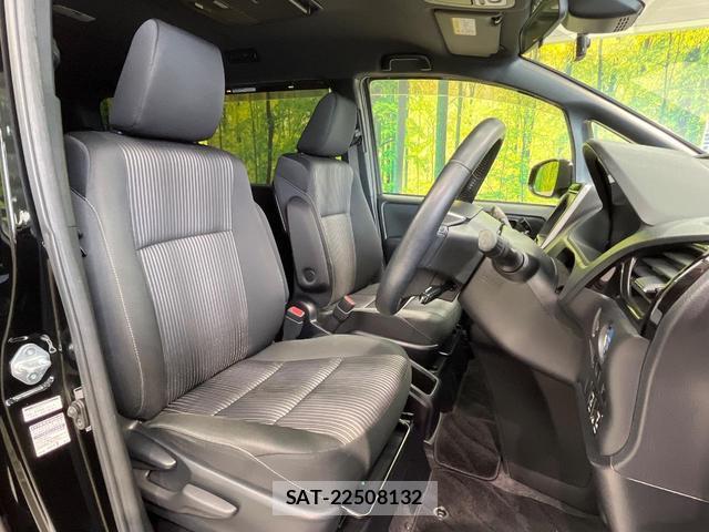 Toyota NOAH 2017-08 8730837-7