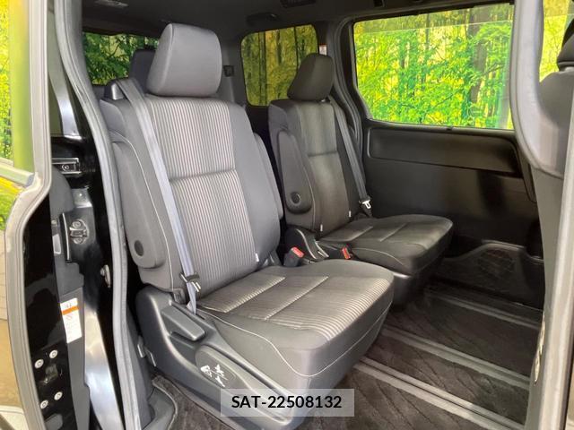 Toyota NOAH 2017-08 8730837-8