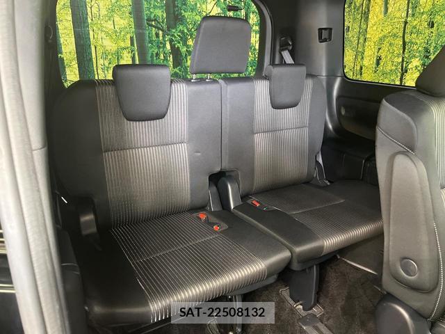 Toyota NOAH 2017-08 8730837-9