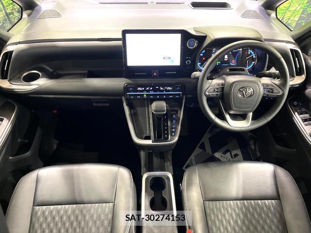 Toyota NOAH 2023-08 8730988-1