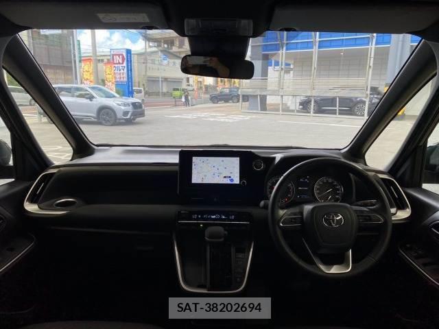 Toyota NOAH 2023-06 8731385-1
